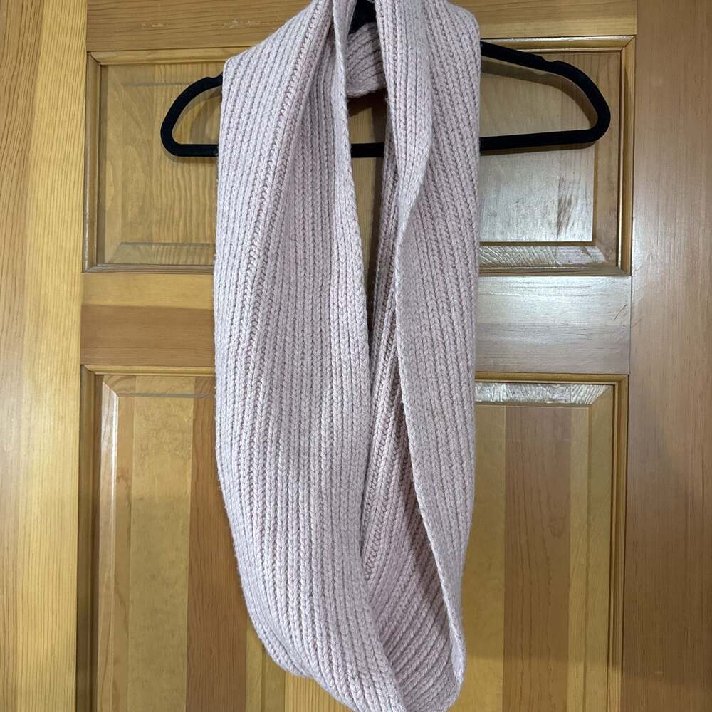 J.Crew Women's Wool Blend Chunky Ribbed Infinity‎ Scarf in Pink